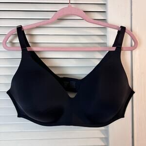 Soma Vanishing 360 Wireless Bra 40D Black Seamless Smoothing Support
